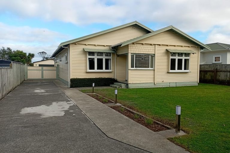 Photo of property in 40 Birdwood Road, Waterloo, Lower Hutt, 5011