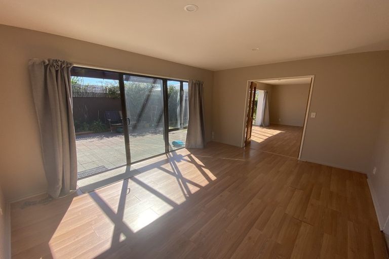 Photo of property in 4/415 Mairehau Road, Parklands, Christchurch, 8083