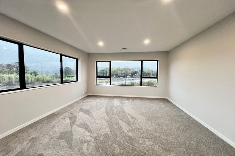 Photo of property in 16 Kiokio Place, Swanson, Auckland, 0614