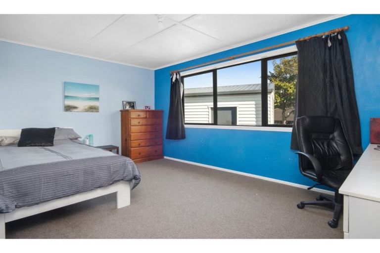Photo of property in 106 Queen Street, Waiuku, 2123