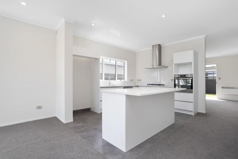 Photo of property in 19 Fort Lincoln Loop, Karaka, Papakura, 2113