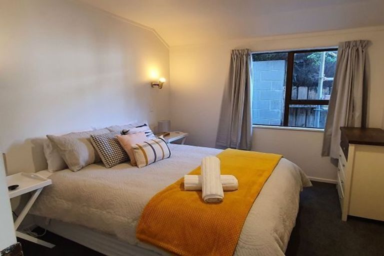 Photo of property in 6 Creswick Terrace, Northland, Wellington, 6012