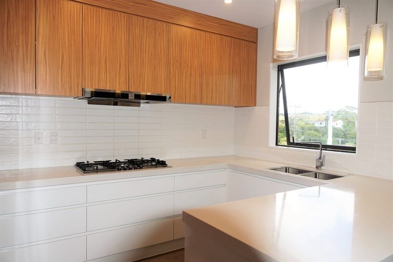 Photo of property in 83a Lake Road, Northcote, Auckland, 0627