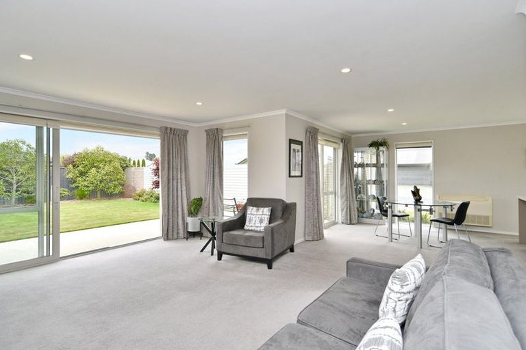 Photo of property in 11 Mulberry Street, Rangiora, 7400