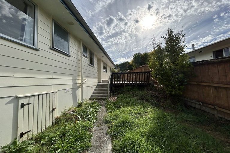 Photo of property in 53 Donovan Avenue, Massey, Auckland, 0614