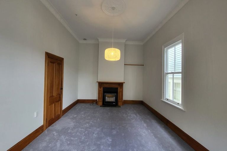 Photo of property in 130 Tasman Street, Mount Cook, Wellington, 6021