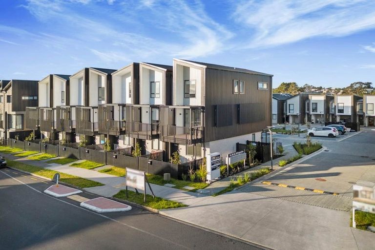 Photo of property in 30b/5 Westgate Drive, Massey, Auckland, 0614