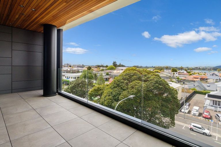 Photo of property in 403/359 Cameron Road, Tauranga, 3110