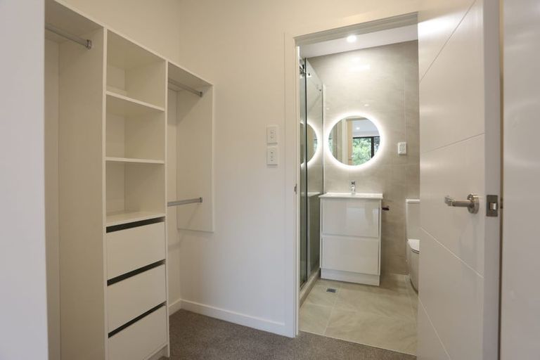 Photo of property in 13d King Richard Place, Browns Bay, Auckland, 0630