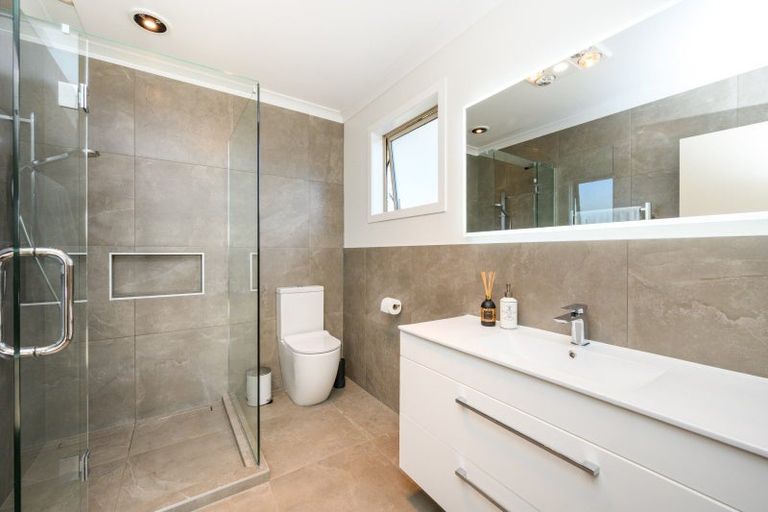 Photo of property in 14 Churchill Avenue, Hokowhitu, Palmerston North, 4410