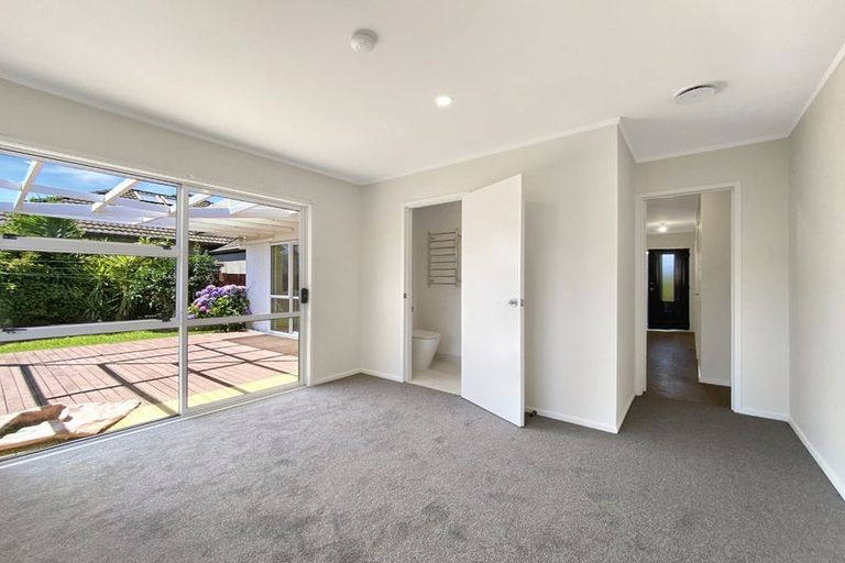 Photo of property in 1/20 Tamaki Bay Drive, Pakuranga, Auckland, 2010