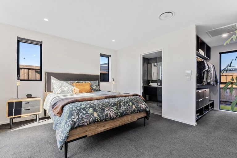 Photo of property in 2 Page Place, Rangiora, 7400