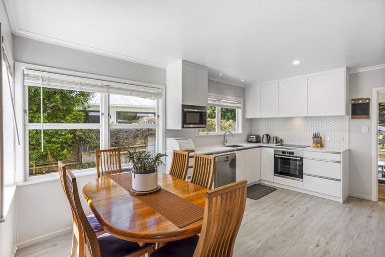 Photo of property in 767 South Titirangi Road, Titirangi, Auckland, 0604