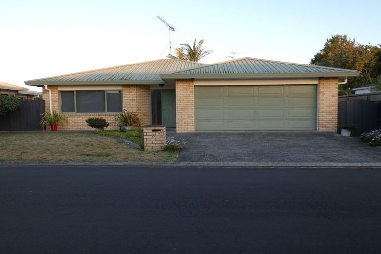 Photo of property in 3 Kimshee Way, Tuakau, 2121