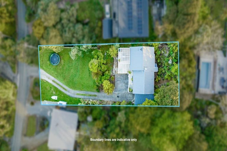 Photo of property in 20 Raroa Terrace, Waiatarua, Auckland, 0604
