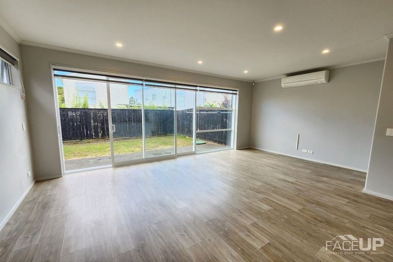Photo of property in 29 Spotted Dove Road, Hobsonville, Auckland, 0616