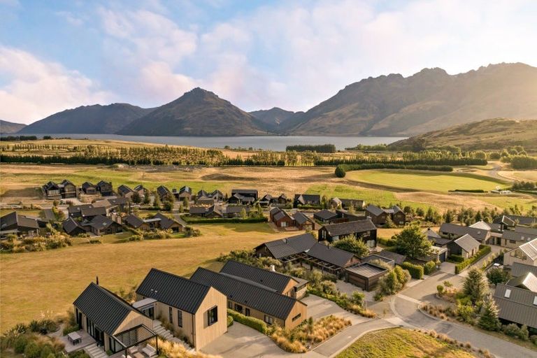 Photo of property in 9 Arran Lane, Jacks Point, Queenstown, 9371