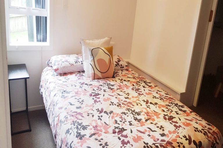 Photo of property in 7 Merville Avenue, Te Atatu South, Auckland, 0610