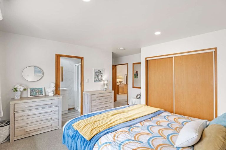 Photo of property in 4 Chesterfield Mews, Russley, Christchurch, 8042