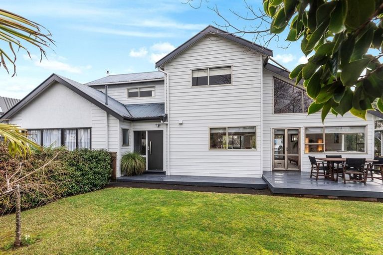 Photo of property in 188 Luckens Road, West Harbour, Auckland, 0618