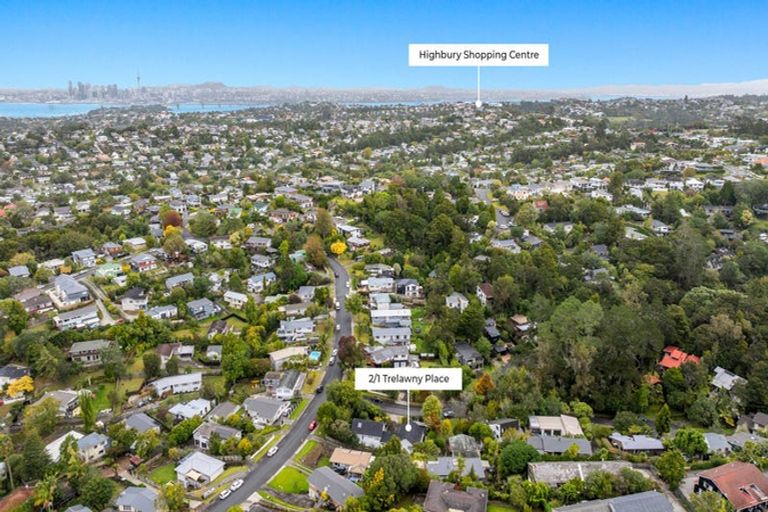 Photo of property in 2/1 Trelawny Place, Hillcrest, Auckland, 0627