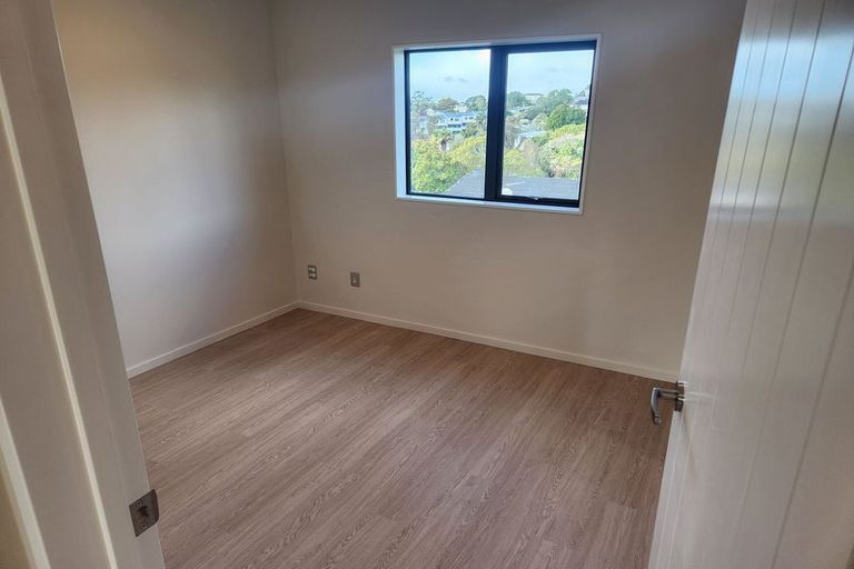 Photo of property in 105 Trias Road, Totara Vale, Auckland, 0629