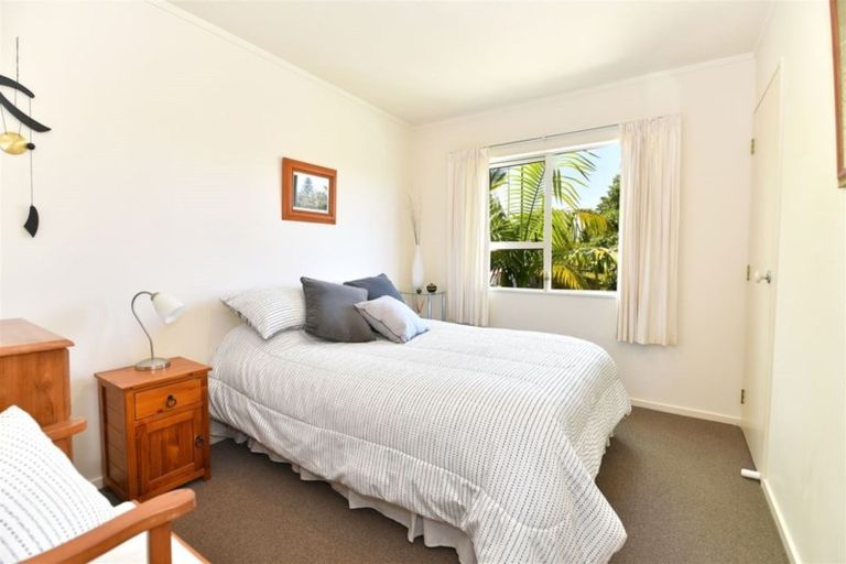 Photo of property in 1/4 Knott Road, Stanmore Bay, Whangaparaoa, 0932