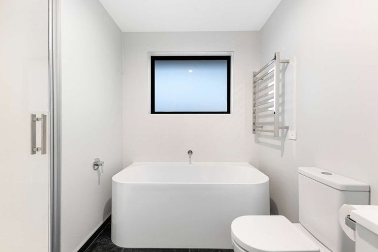 Photo of property in 9 Rehua Place, Waiwhakaiho, New Plymouth, 4312