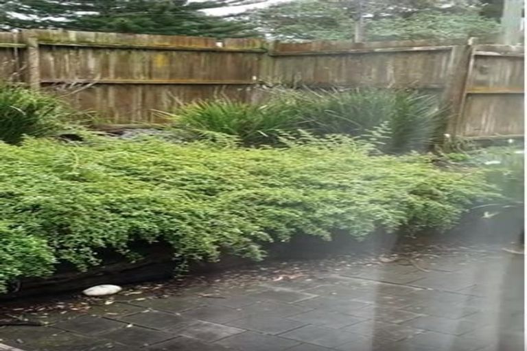 Photo of property in 4 Neptune Avenue, Beach Haven, Auckland, 0626