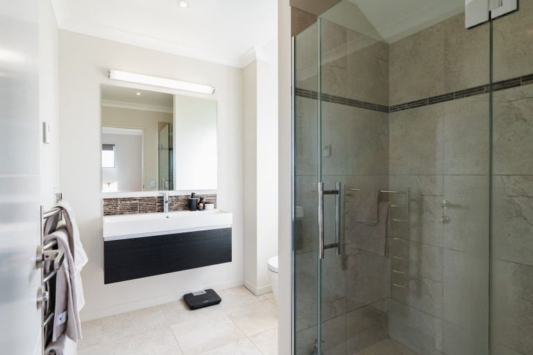 Photo of property in 37 Highgrove, Saint Clair, Dunedin, 9012