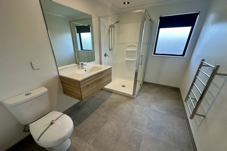 Photo of property in 6c Jern Place, Eastern Beach, Auckland, 2012