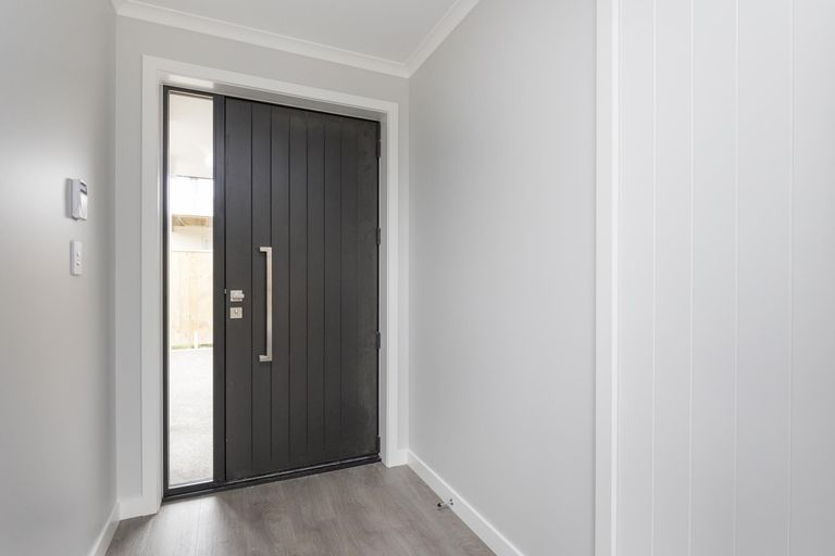 Photo of property in 17 Winchester Street, Levin, 5510