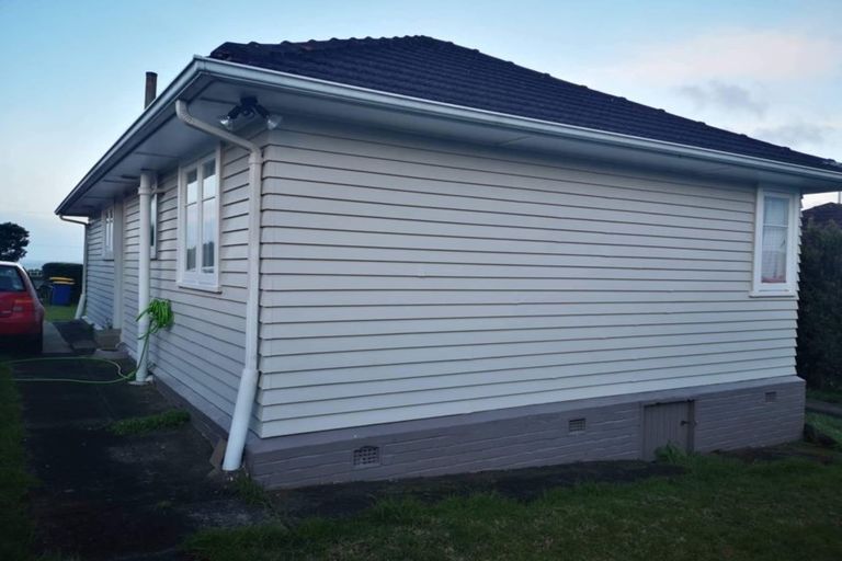 Photo of property in 7 Tatau Way, Te Atatu Peninsula, Auckland, 0610