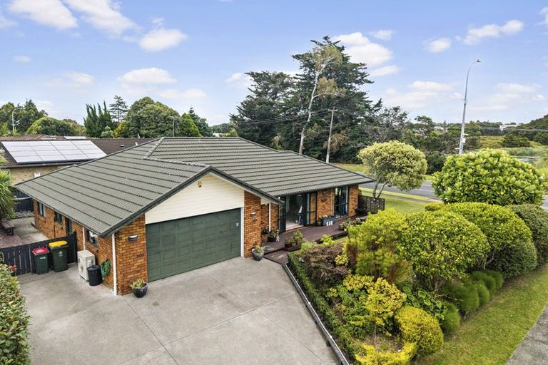 Photo of property in 52 Wattle Farm Road, Wattle Downs, Auckland, 2103