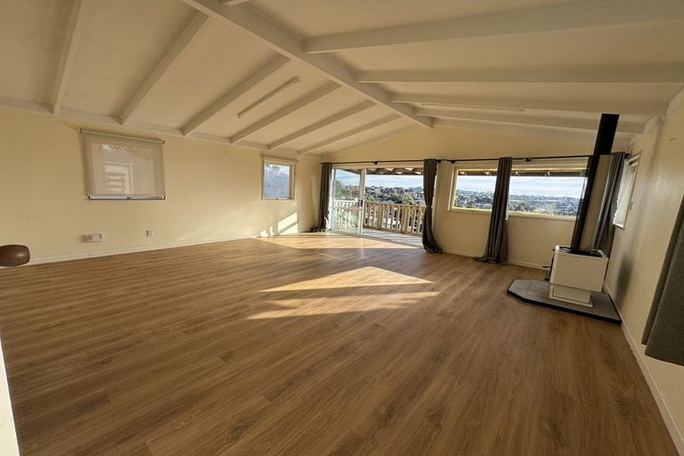Photo of property in 575 East Coast Road, Browns Bay, Auckland, 0630
