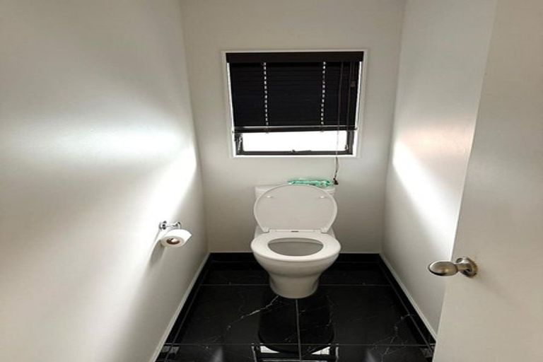 Photo of property in 32 Wai Iti Place, Clendon Park, Auckland, 2103