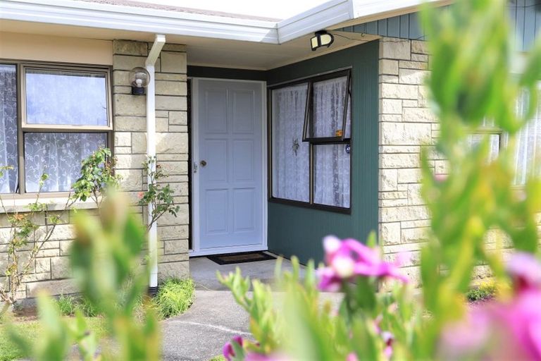 Photo of property in 16 Matai Place, Hawera, 4610