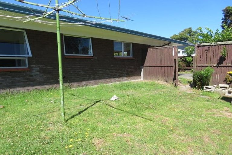 Photo of property in 2/17 Waimahia Avenue, Weymouth, Auckland, 2103
