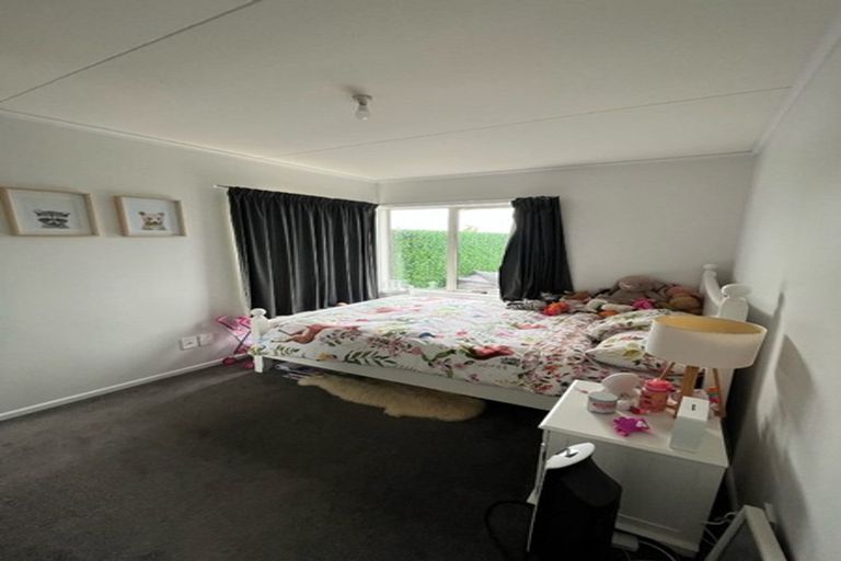 Photo of property in 1 Hartley Terrace, Massey, Auckland, 0614