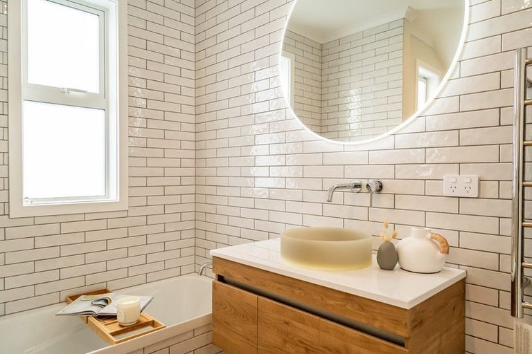 Photo of property in 70a Heretaunga Square, Silverstream, Upper Hutt, 5019