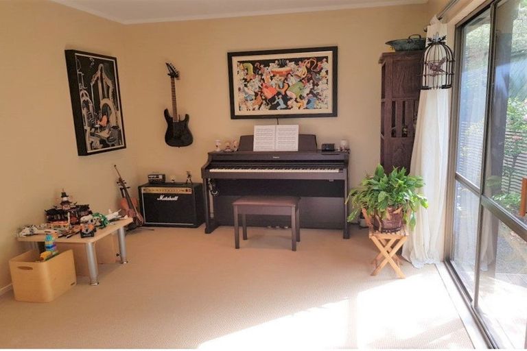 Photo of property in 1 Nebraska Way, Brooklyn, Wellington, 6021