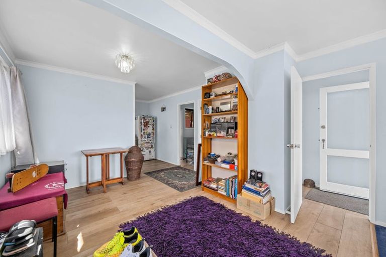 Photo of property in 68 Sunvue Road, Glen Eden, Auckland, 0602