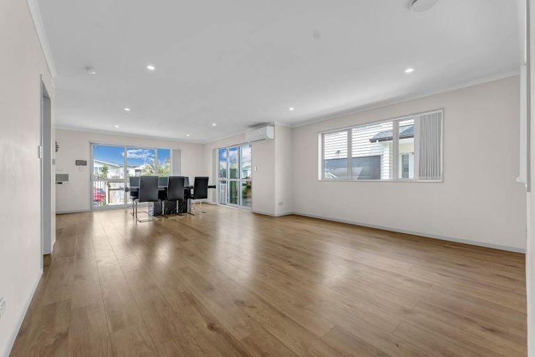 Photo of property in 95d Raglan Street, Mangere East, Auckland, 2024