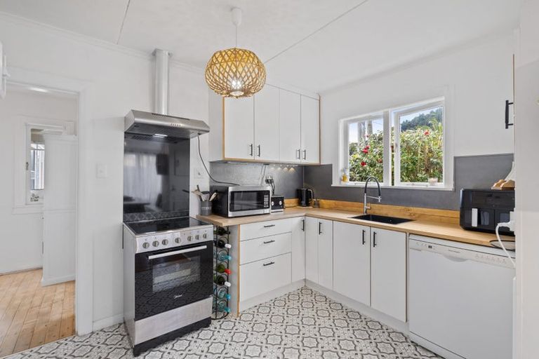 Photo of property in 1 Brick Street, Te Aroha, 3320