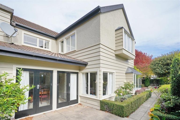 Photo of property in 127 Fendalton Road, Fendalton, Christchurch, 8014