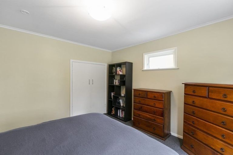 Photo of property in 38 Hine Road, Wainuiomata, Lower Hutt, 5014