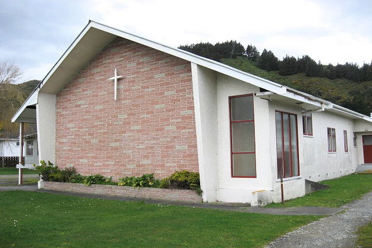 Photo of property in 20 Nelson Crescent, Wainuiomata, Lower Hutt, 5014