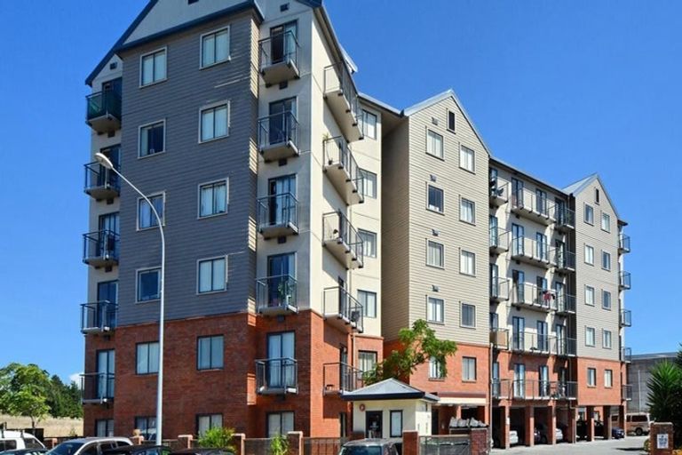 Photo of property in 6j/17 Crown Lynn Place, New Lynn, Auckland, 0600