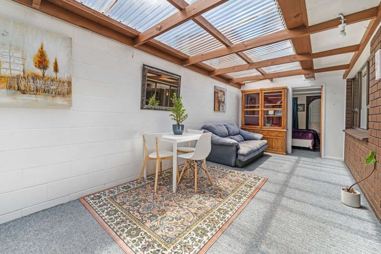 Photo of property in 1/248 Great North Road, Henderson, Auckland, 0612