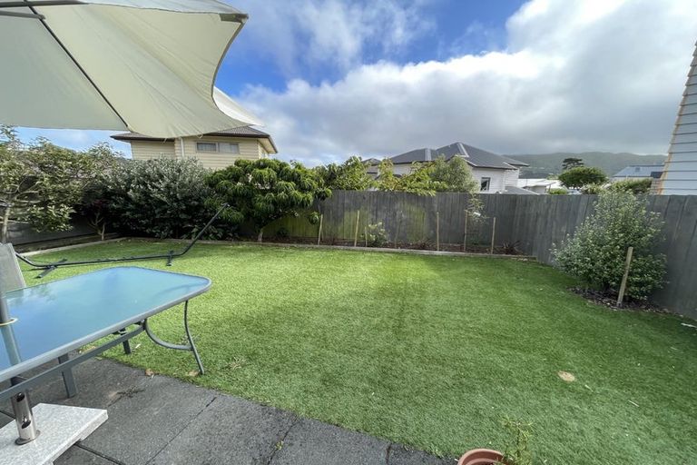 Photo of property in 4 Cresswell Place, Johnsonville, Wellington, 6037